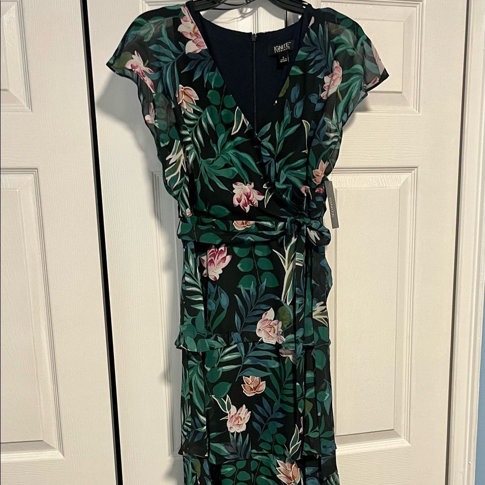 Ignite brand floral dress size 6